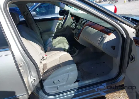 2007 Cadillac Dts Luxury I z USA, uszkodzony, nr VIN 1G6KD57Y47U237599